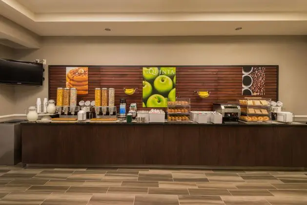 La Quinta Inn & Suites San Antonio Airport