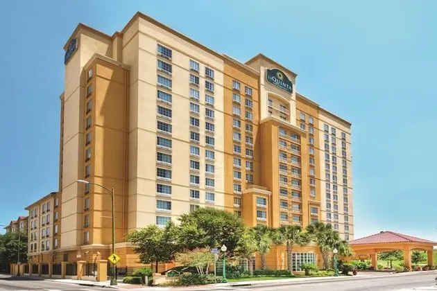 La Quinta Inn & Suites San Antonio Riverwalk
