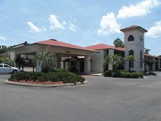 La Quinta Inn & Suites Savannah I-95