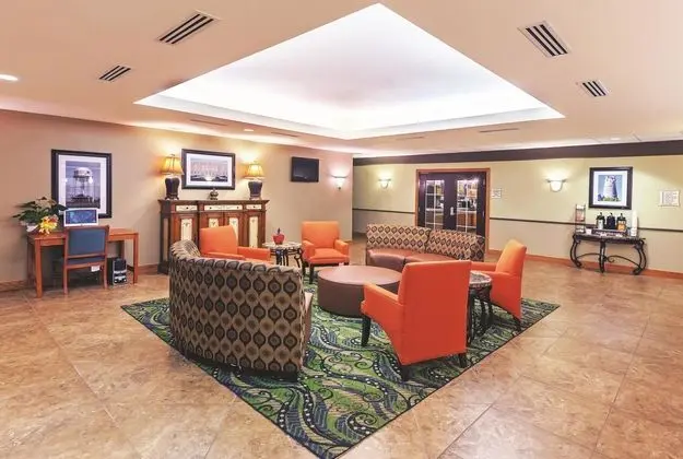 La Quinta Inn & Suites Shawnee