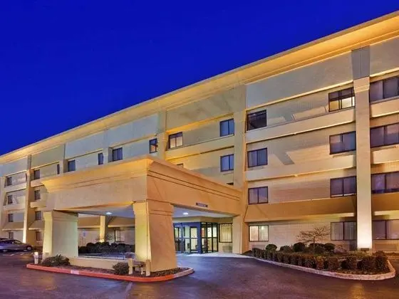 La Quinta Inn & Suites Springdale