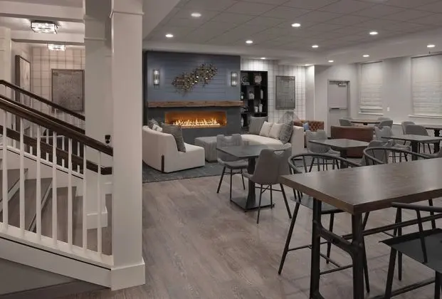 La Quinta Inn & Suites St. Albans - Dış Mekan