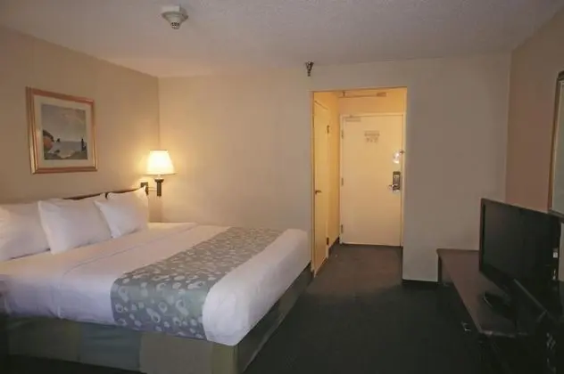 La Quinta Inn & Suites Tampa East Fairgrounds