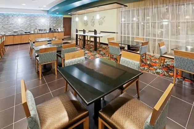La Quinta Inn & Suites Tulsa - Catoosa