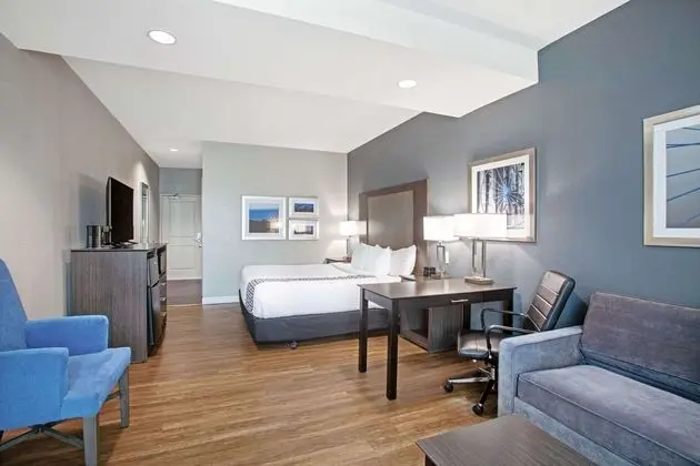 La Quinta Inn & Suites Victoria - South