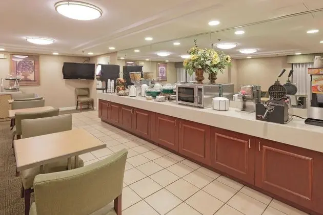 La Quinta Inn & Suites Warwick/Providence Airport