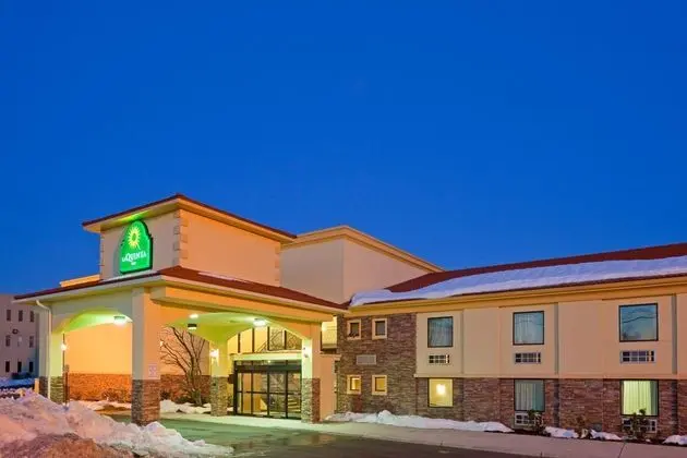 La Quinta Inn & Suites West Long Branch