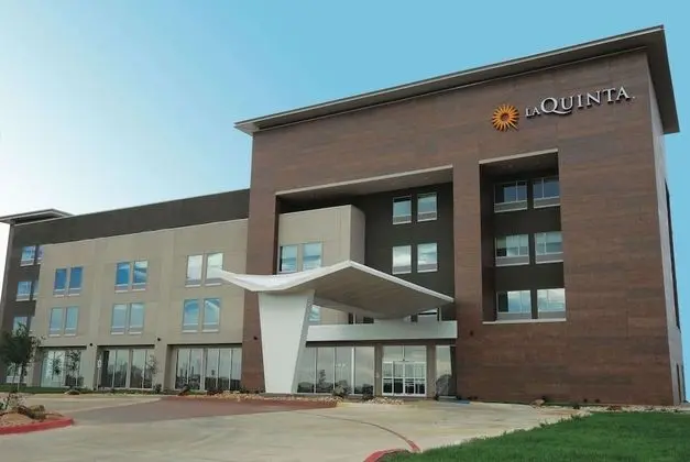 La Quinta Inn & Suites by Wyndham Amarillo Airport - Dış Mekan