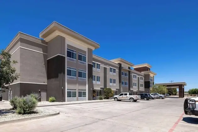 La Quinta Inn & Suites by Wyndham Artesia - Dış Mekan
