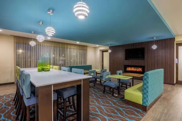La Quinta Inn & Suites by Wyndham Artesia - Lobi
