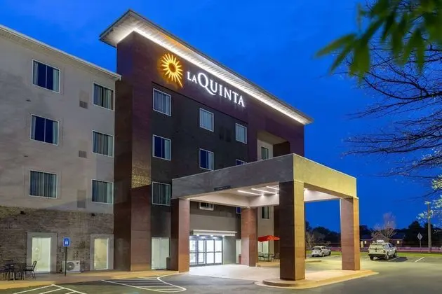 La Quinta Inn & Suites by Wyndham Augusta Near Fort Gordon - Dış Mekan
