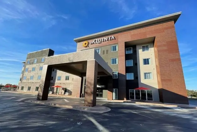 La Quinta Inn & Suites by Wyndham Augusta Near Fort Gordon - 1