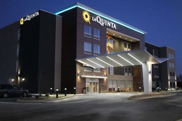 La Quinta Inn & Suites by Wyndham Bardstown - Dış Mekan