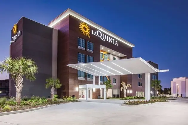 La Quinta Inn & Suites by Wyndham Baton Rouge - Port Allen - Dış Mekan