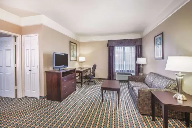 LA QUINTA INN SUITES BY WYNDHAM BAY CITY