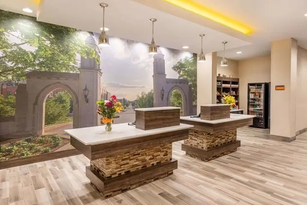 La Quinta Inn & Suites by Wyndham Bloomington IN