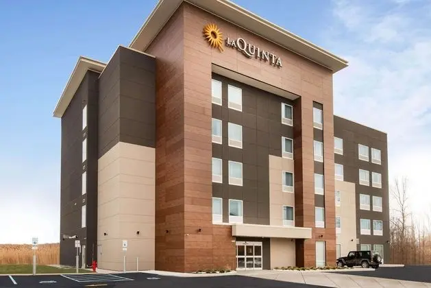 LA QUINTA INN SUITES BY WYNDHAM BUFFALO AMHERST