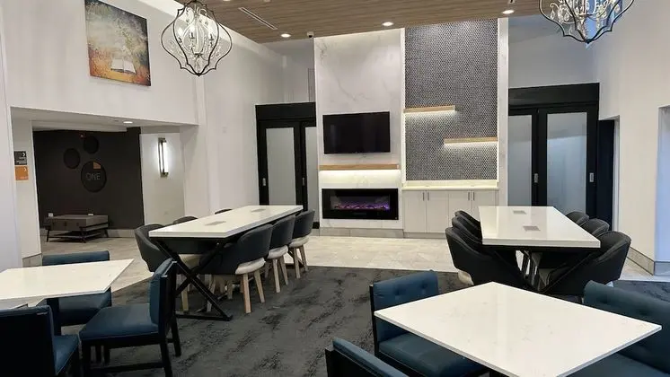La Quinta Inn & Suites by Wyndham Chicago O'Hare-Rosemont - Kahvaltı