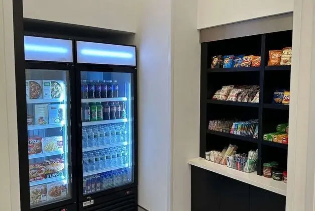 La Quinta Inn & Suites by Wyndham Chicago O'Hare-Rosemont - Yerinde Yemek