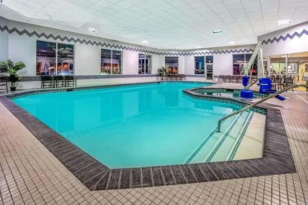 La Quinta Inn & Suites by Wyndham Coeur d`Alene - Havuz