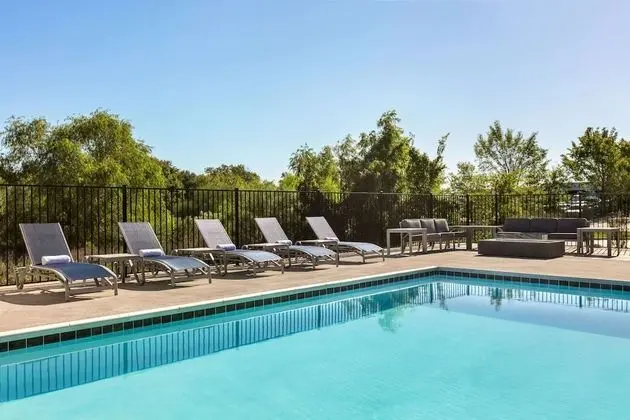 La Quinta Inn & Suites by Wyndham College Station North - Havuz
