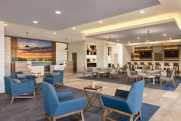 La Quinta Inn & Suites by Wyndham College Station North - Lobi