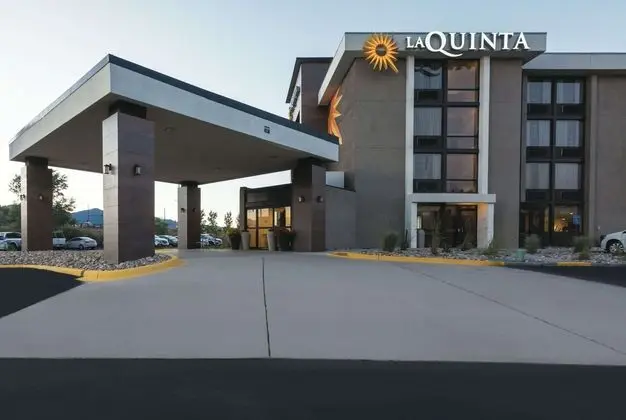LA QUINTA INN SUITES BY WYNDHAM COLORADO SPRINGS N