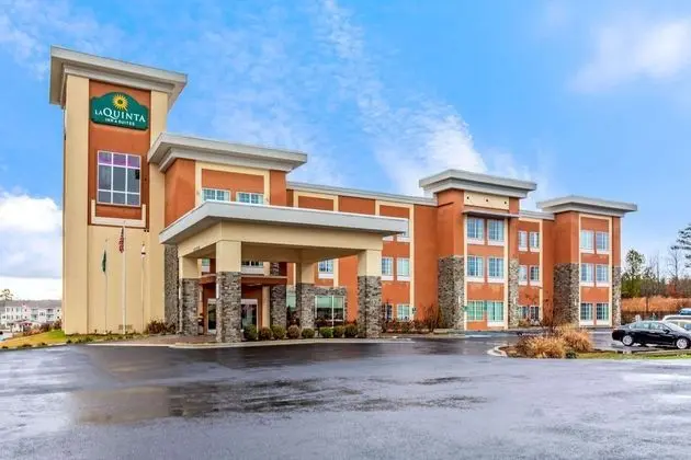 La Quinta Inn & Suites by Wyndham Cullman - Dış Mekan