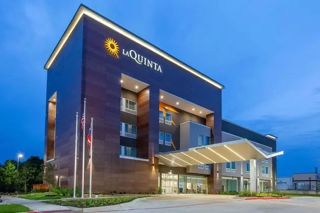 LA QUINTA INN SUITES BY WYNDHAM DALLAS DUNCANVILLE