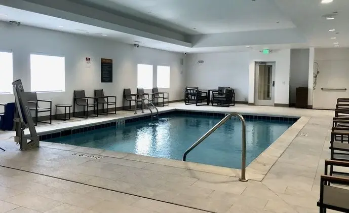 La Quinta Inn & Suites by Wyndham Denver Parker - Havuz