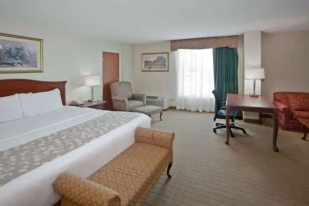 La Quinta Inn & Suites by Wyndham Downtown Conference Center - Oda