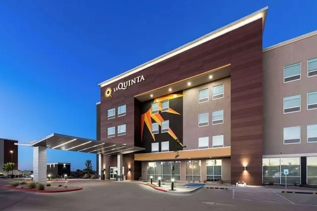 La Quinta Inn & Suites by Wyndham El Paso East - Dış Mekan