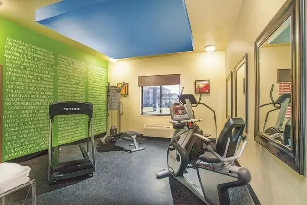 La Quinta Inn & Suites by Wyndham Elizabethtown - Fitness
