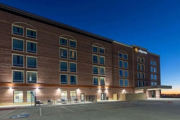 La Quinta Inn & Suites by Wyndham Frisco