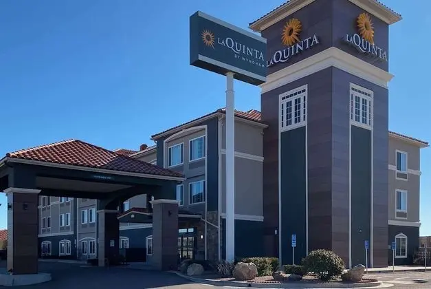 La Quinta Inn & Suites by Wyndham Gallup - Dış Mekan