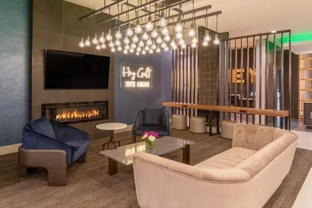 La Quinta Inn & Suites By Wyndham Galt - Lobi