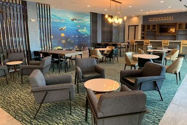 La Quinta Inn & Suites by Wyndham Galveston North at I-45 - Lobi