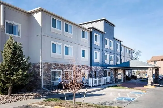 La Quinta Inn & Suites by Wyndham Henderson-NE Den