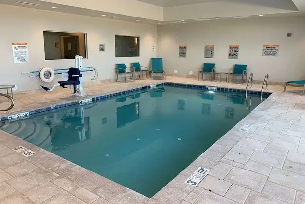 La Quinta Inn & Suites by Wyndham Holbrook Petrified Forest - Havuz