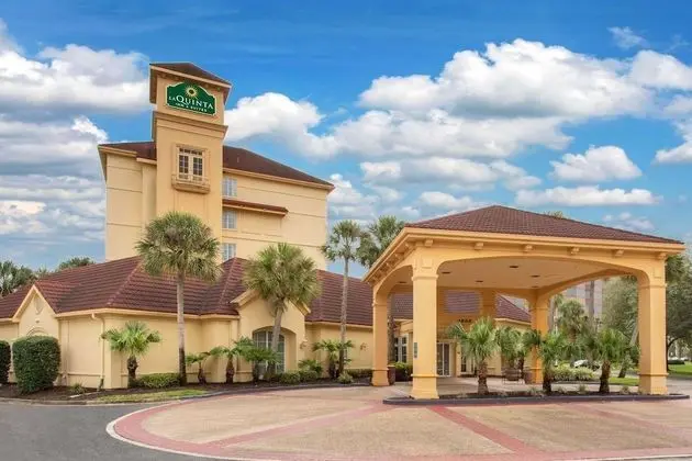 La Quinta Inn & Suites by Wyndham Jacksonville Butler Blvd - Dış Mekan