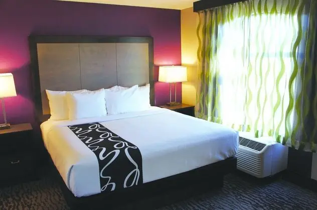 La Quinta Inn Suites by Wyndham - Kennesaw