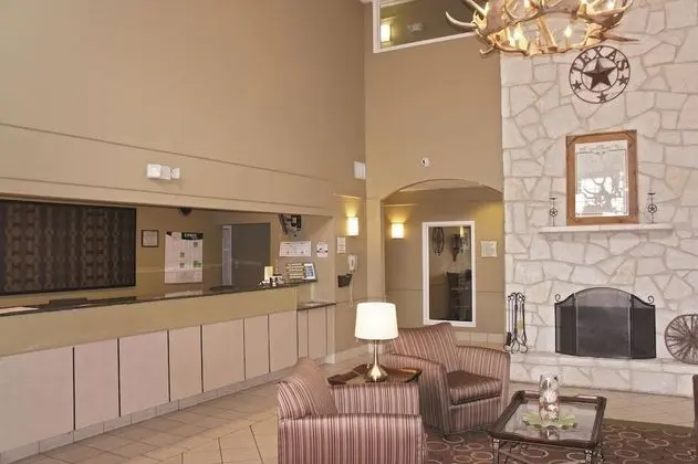 La Quinta Inn & Suites by Wyndham Kerrville - Lobi