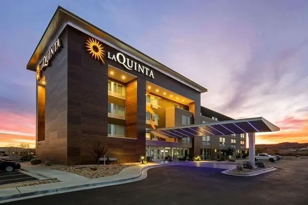 La Quinta Inn & Suites by Wyndham Kingman - Dış Mekan
