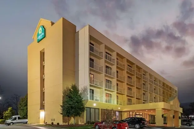 LA QUINTA INN SUITES BY WYNDHAM KINGSPORT
