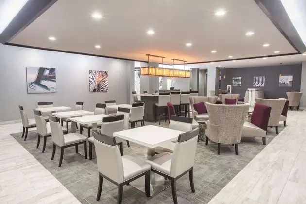 La Quinta Inn & Suites by Wyndham Kingsville - Lobi
