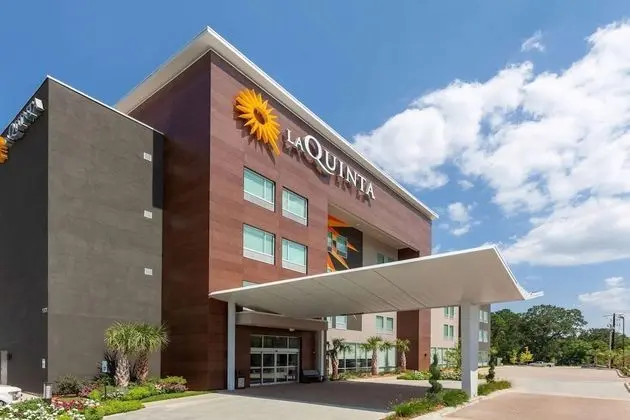 La Quinta Inn & Suites by Wyndham Lafayette Oil Center - Dış Mekan