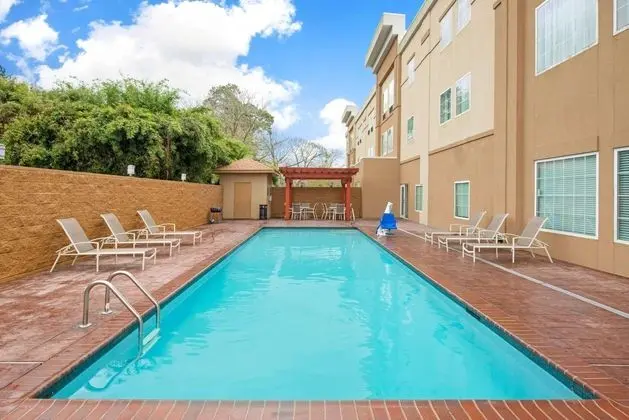 LA QUINTA INN SUITES BY WYNDHAM LAKE CHARLES WESTL
