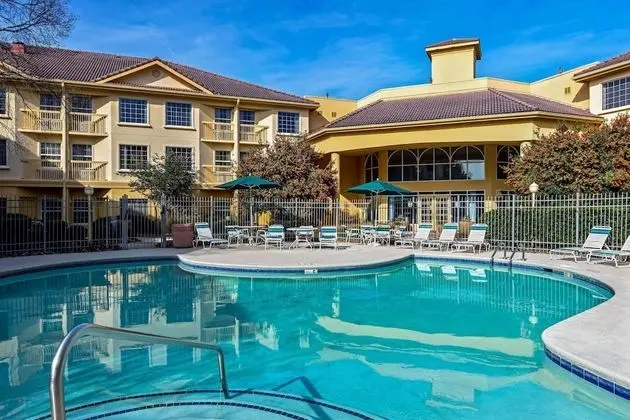 La Quinta Inn & Suites by Wyndham Macon - Havuz