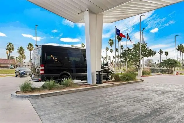 La Quinta Inn & Suites by Wyndham McAllen La Plaza Mall