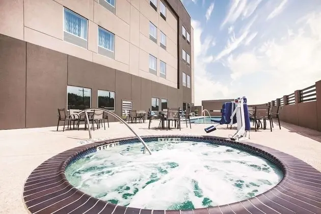 La Quinta Inn & Suites by Wyndham McAllen La Plaza Mall - Havuz
